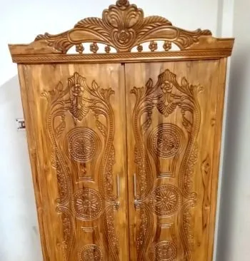 সেগুনের আলমারি