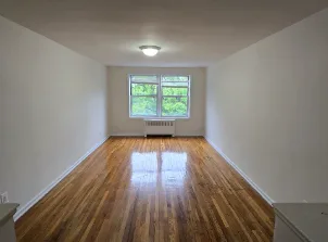 33-34 77th St Room For Rent