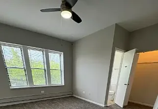 Elmhurst from August  Room for rent