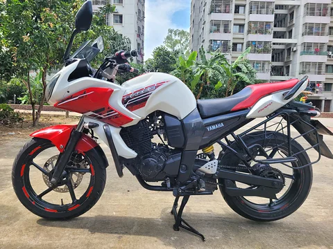 Yamaha FZS v1