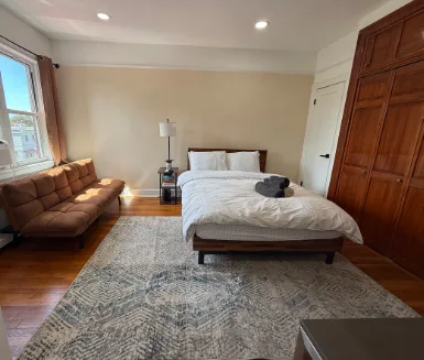 Jamaica Female Roommate Needed