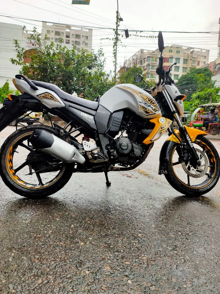 Yamaha FZS  -Model:2015