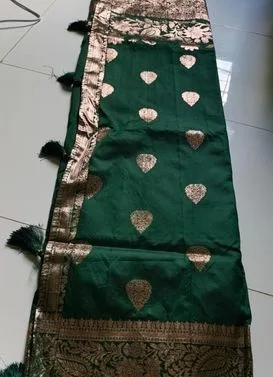 নতুন শাড়ি