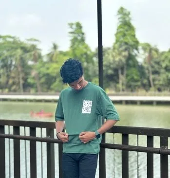 drop shoulder t-shirt