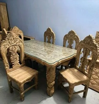 ডাইনিং টেবিল