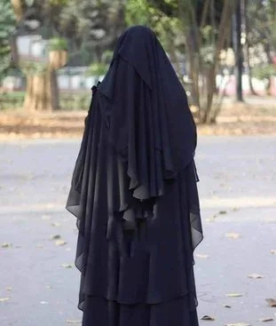 মানজিয়া বোরকা