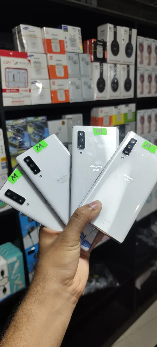 Arrows f-52A 8/128 Snapdragon-795 5G