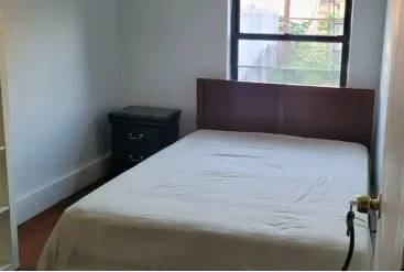 East Elmhurst Apartment for rent