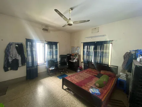 Bachelor ToLet