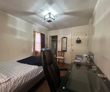 Jackson Heights Room Mate Needed