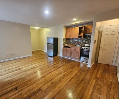 Hillside Ave Room For Rent