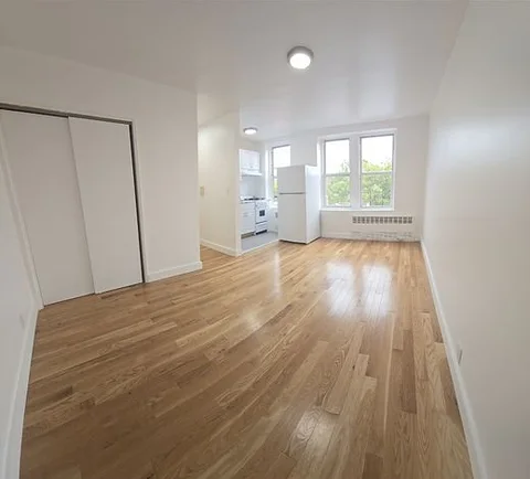 Jackson Heights Room For rent