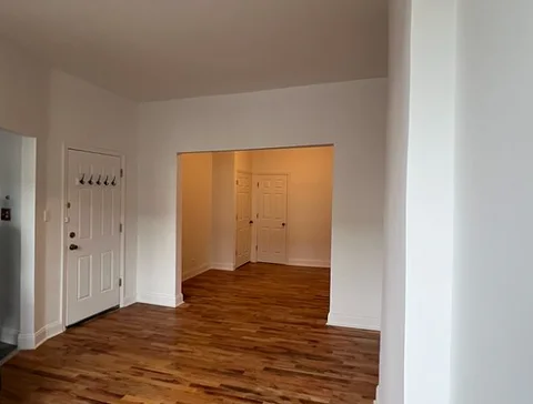 East Elmhurst Apartment for rent