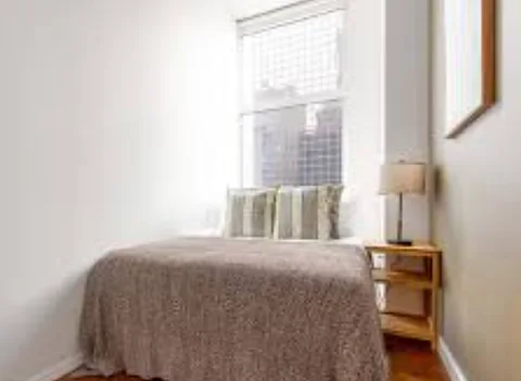 Manhattan Room For rent