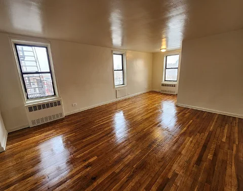 Jamaica Room For rent