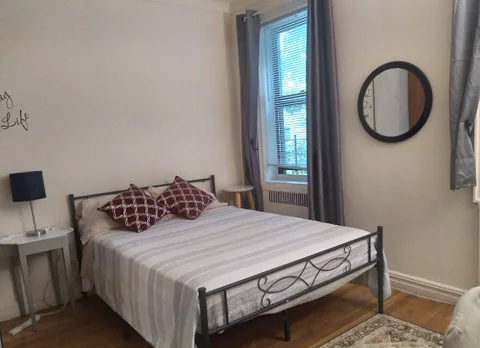Queens House for rent