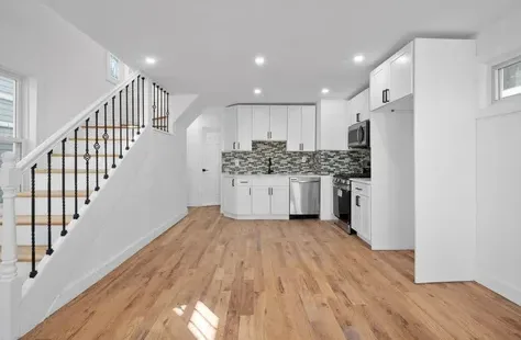 South Ozone Park room For rent