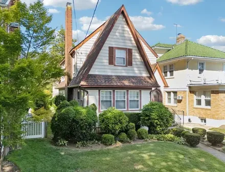 Floral Park Room For Rent