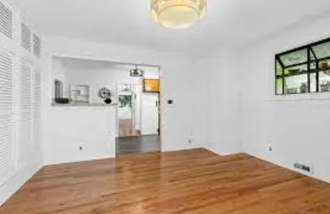 Liberty Ave Room For Rent
