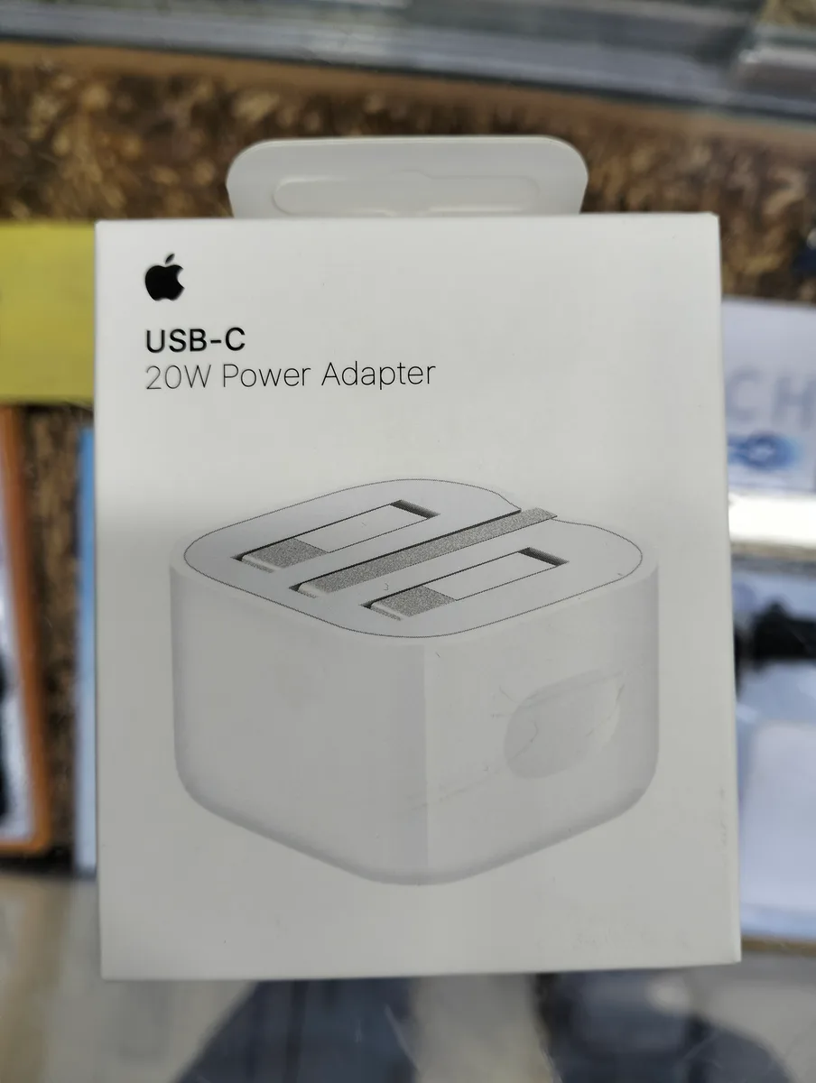 20W IPhone original Adapter