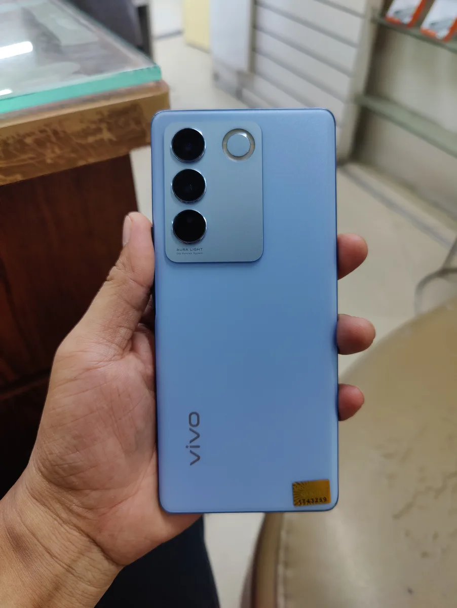 VIVO V27