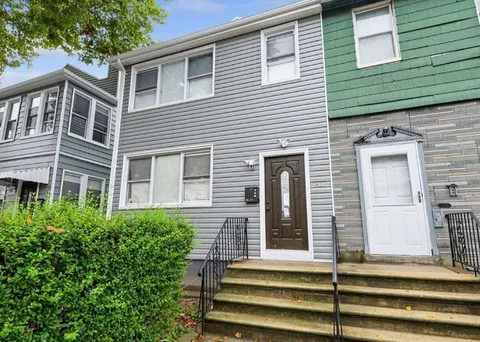 Queens House For Rent