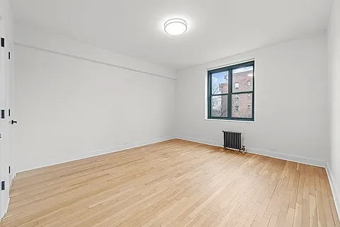 Jackson Heights Room For Rent
