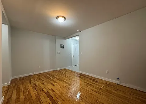 Queens village Room For Rent