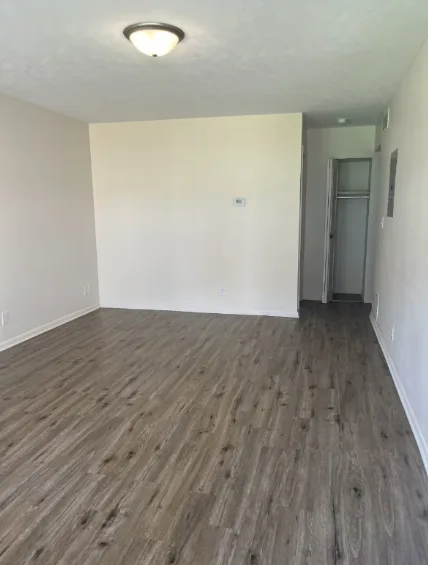 East Elmhurst  Room For Rent