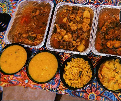 Weekly meal package family, bachelor and students