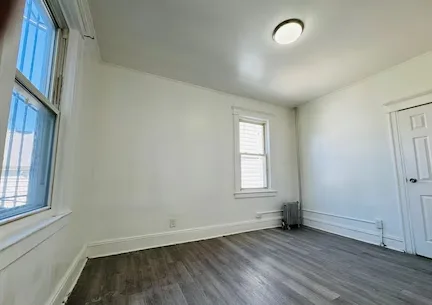 East Elmhurst Room For Rent