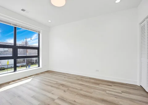 One Room For Rent in Elmhurst