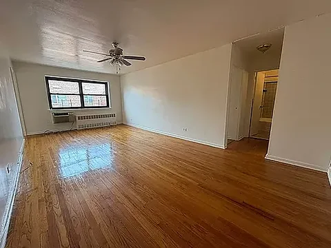 Room For Rent in Jamaica