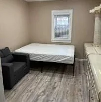 Roosevelt Roommates Needed