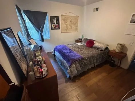 Jackson Heights One room for rent
