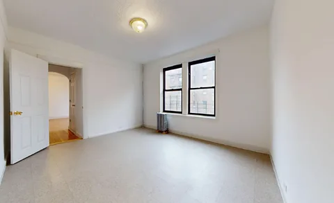 Elmhurst room for rent