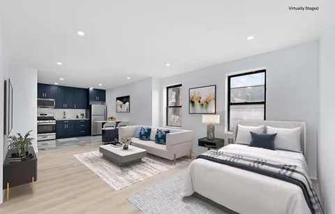 East Elmhurst Roommates needed
