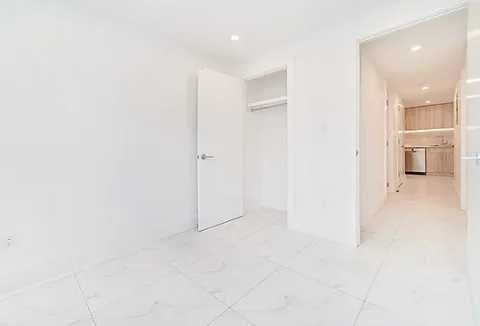 Jackson Heights room for rent