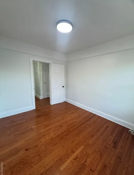Jamaica Attic room for rent