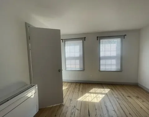 Room for rent in Jamaica