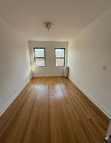 Elmhurst Roommates Needed