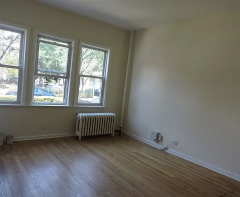 Jamaica room for rent