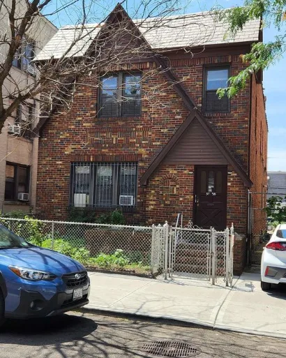 Woodside room for rent