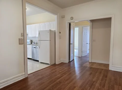 Jackson Heights Room for rent