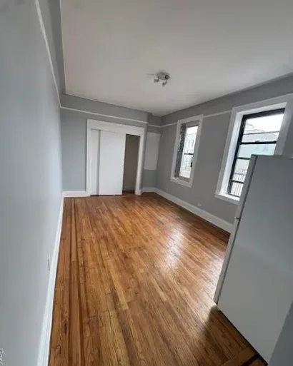 Jackson Heights room for rent