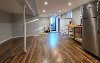 East Elmhurst room for rent