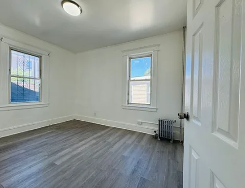 East Elmhurst room for rent