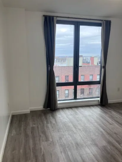 Jackson Heights room for rent