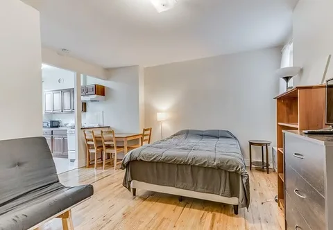 Sunnyside roommates needed