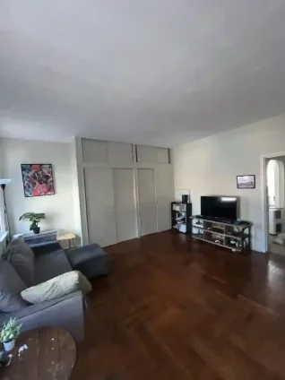Woodside room for rent